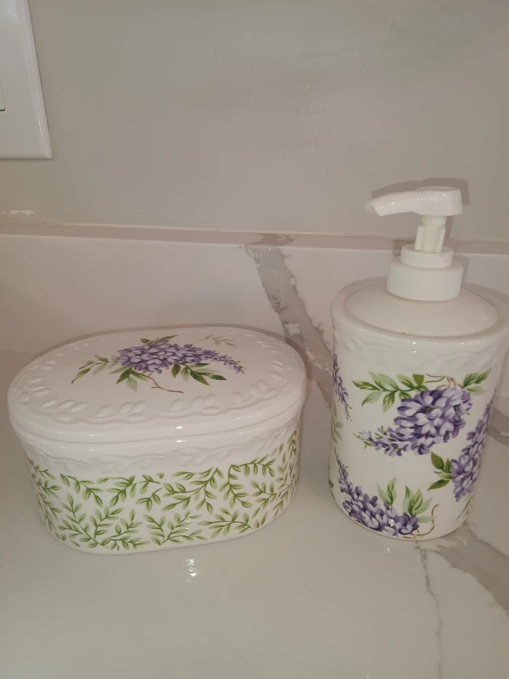 Liz Claiborne Wisteria Ceramic Lotion Bottle and Container Set Early 2000's